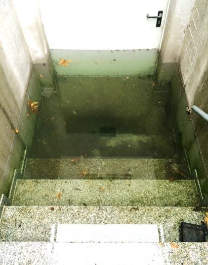 Keller unter Wasser. Ursache Dauerregen und die Lösung eine nachhaltige Innenabdichtung.