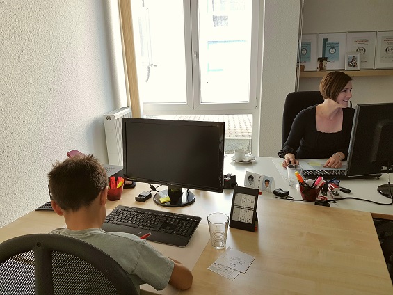 Der Sohn unserer Assistentin Sandra Mayer hat uns heute im Büro in Gross-Umstadt besucht.