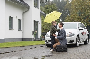 Unwetter und Dauerregen sorgen fuer überflutete Keller.