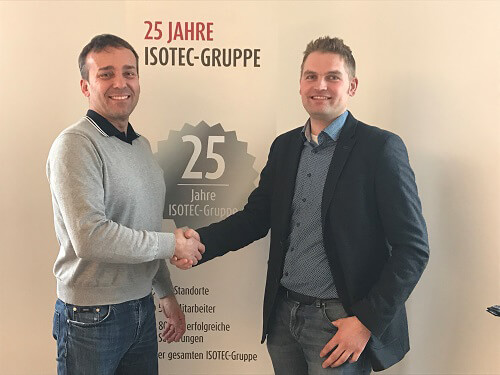 Begrüßung des neuen Vertriebsmitarbeiters Werner Kehl durch Geschäftsführer und Inhaber Thomas Walzer der ISOTEC-Fachbetriebe Kenzingen und Weil am Rhein