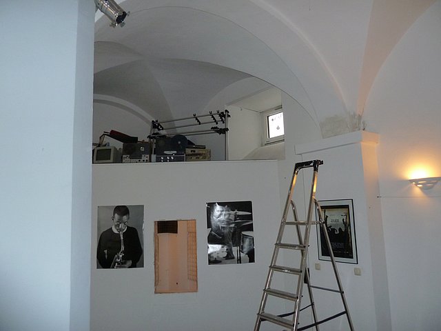 Gewölbekeller in der Augsburger Altstadt mit Feuchteschaden am Widerlager Gewölbekeller in der Augsburger Altstadt mit Feuchteschaden am Widerlager