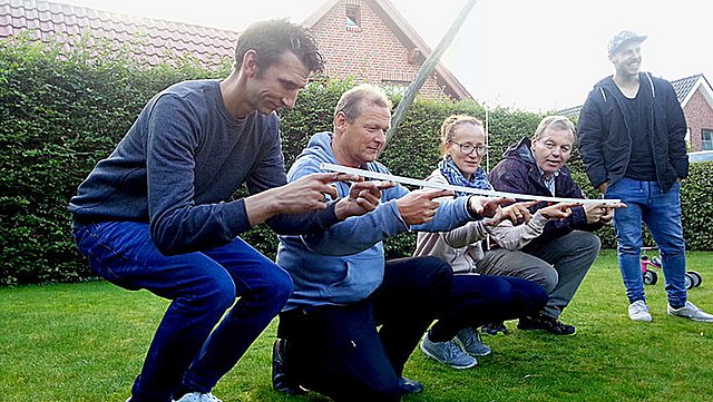 nach unten ist es richtig :) bis sich der Balken senkt