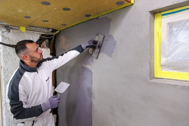 Feuchter Keller: Welche Abdichtung passt zum Gebäude?