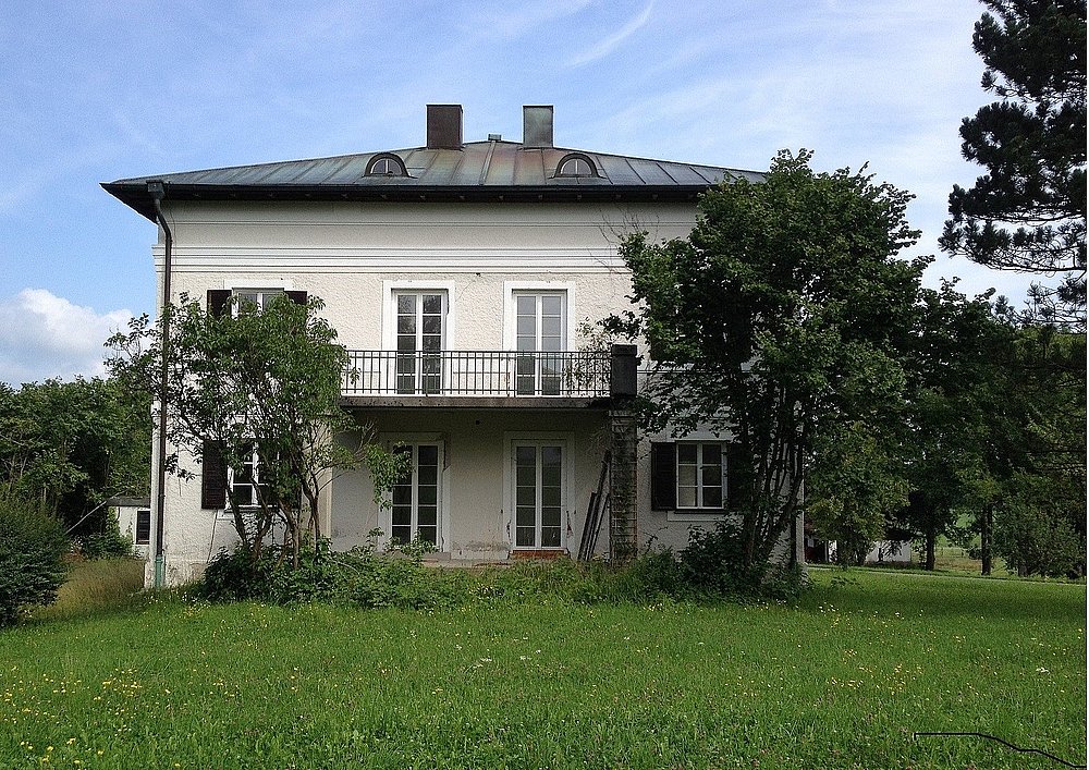 Gut Unterholz-Bernried-vor der Sanierung-Feuchtigkeitsschäden