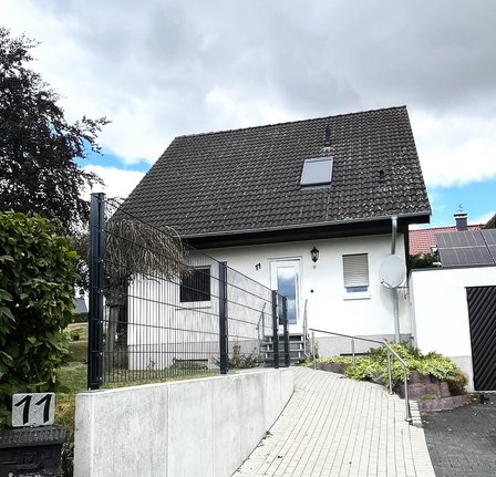 Einfamilienhaus am Möhnesee ländlich am Hang gebaut