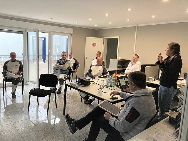 Schulung im Besprechungsraum Sicherheitsschulung Team Ludwig