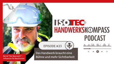 Portrait eines Arbeiters mit Schutzhelm neben ISOTEC Podcastgrafik