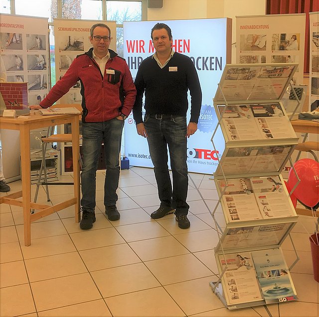 Herr Becker (rechts) begrüßt Sie gerne an unserem Messestand in Halle 3