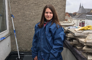 Ich packe bei der Balkonabdichtung mit an Sophie Lisso an ihrem Girl´s Day bei der Abdichtungstechnik Gehrmeyer