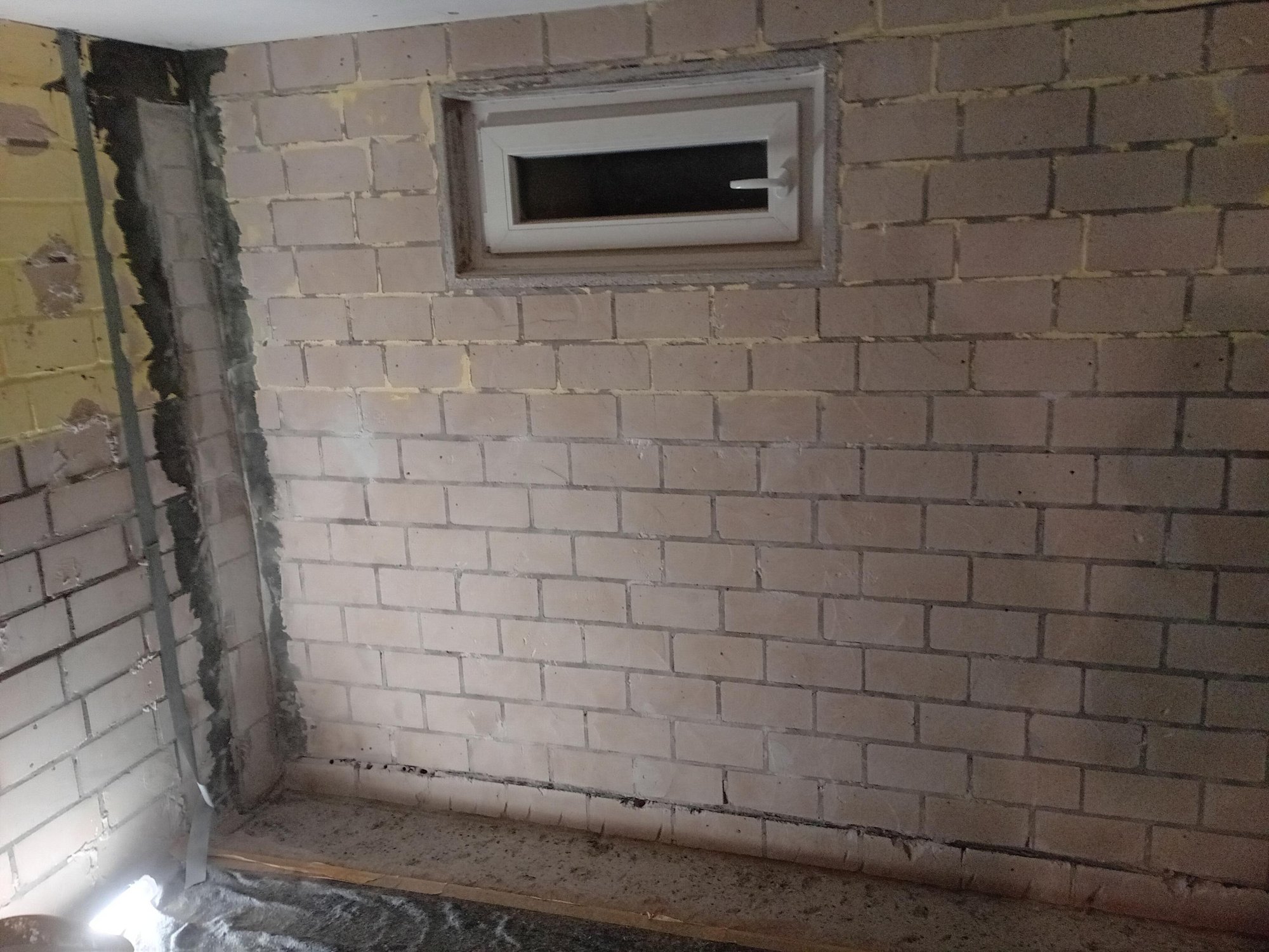 Kellerwand Innenabdichtung vorher