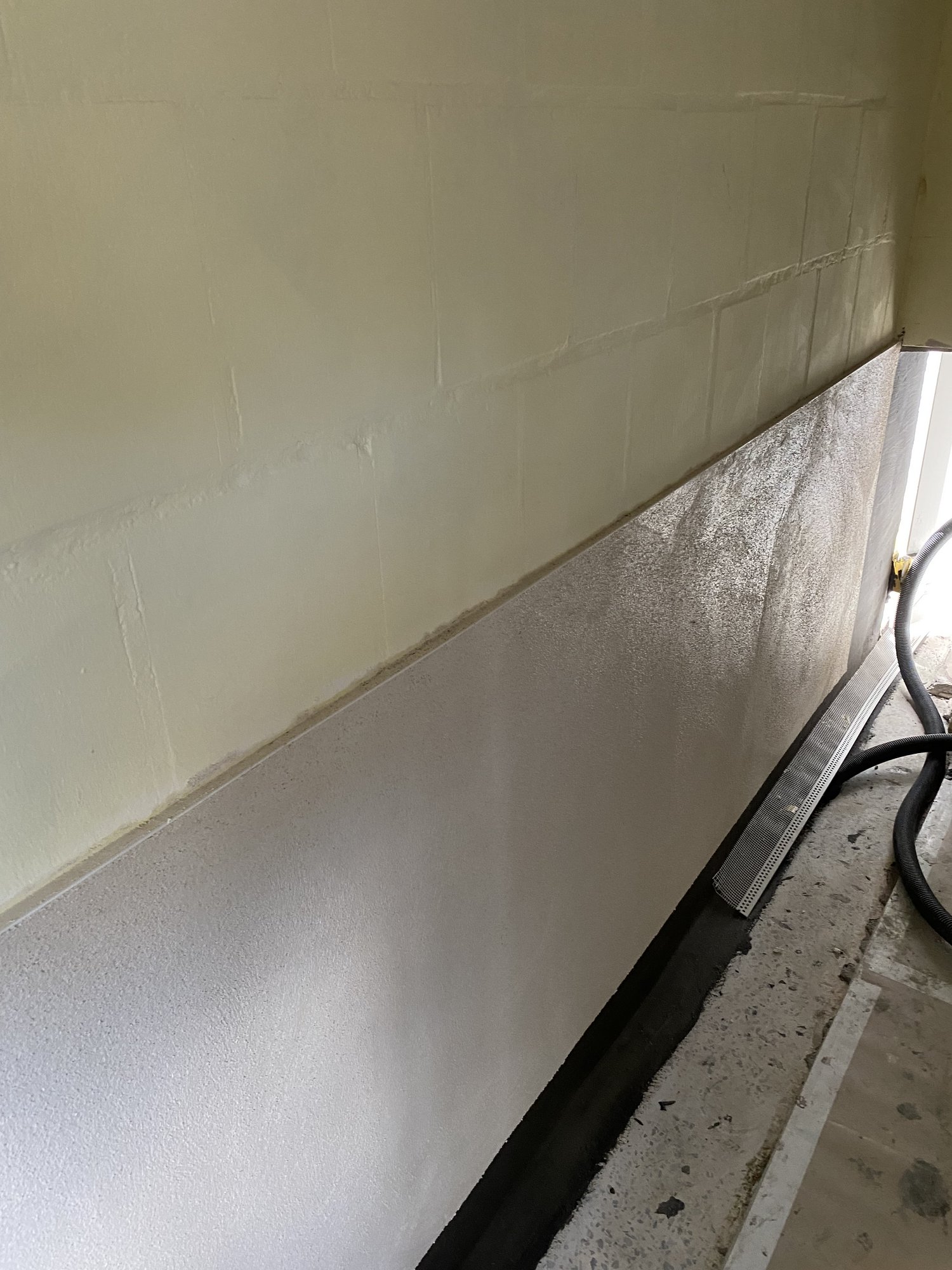 Klimaplatte auf der Wand 