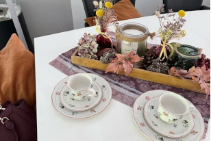 Gemütlicher Kaffeetisch im Herbst Gemütlicher Kaffeetisch im Herbst