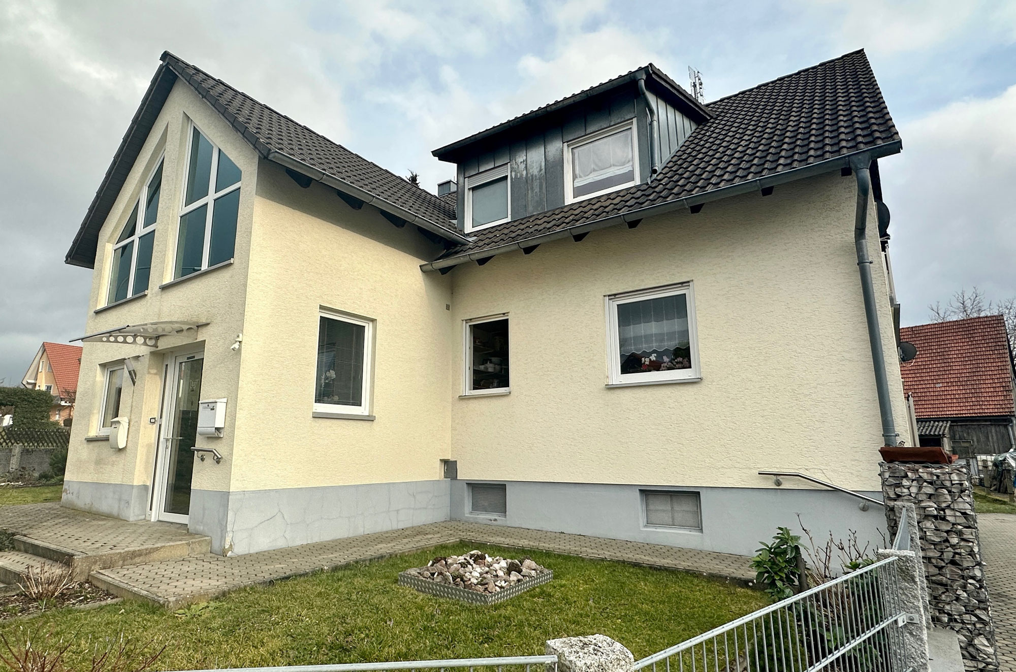 Schimmelentfernung im Zweifamilienhaus bei Neumarkt Mehrfamilienhaus Berg bei Neumark i.d.Opf.