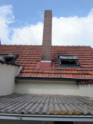 Das Dach vor dem Winter prüfen Prüfen Sie vor dem Winter Ihr Dach auf lockere und defekte Dachziegel