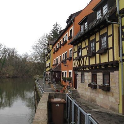 Mehrfamilienhaus Stein